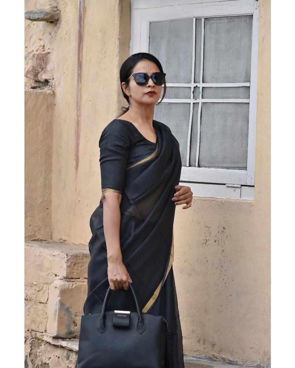 DF 112 Madhulikha Plain Designer Sarees For Bussiness